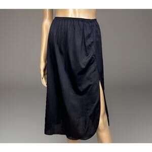 Vintage Vassarette Half Slip Skirt Size Medium Black One Slit 100% Nylon 11122